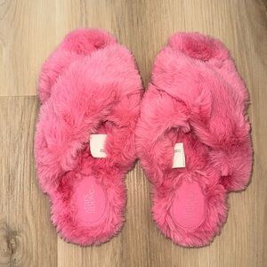 Pink slipper 7/8 Cross Bank Fuzzy